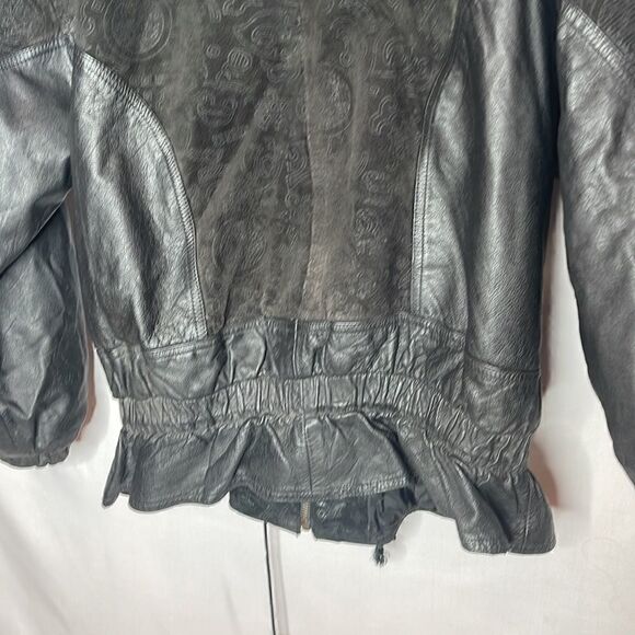 Vintage John Weitz Black Leather Jacket. Size Medium. - Picture 8 of 12
